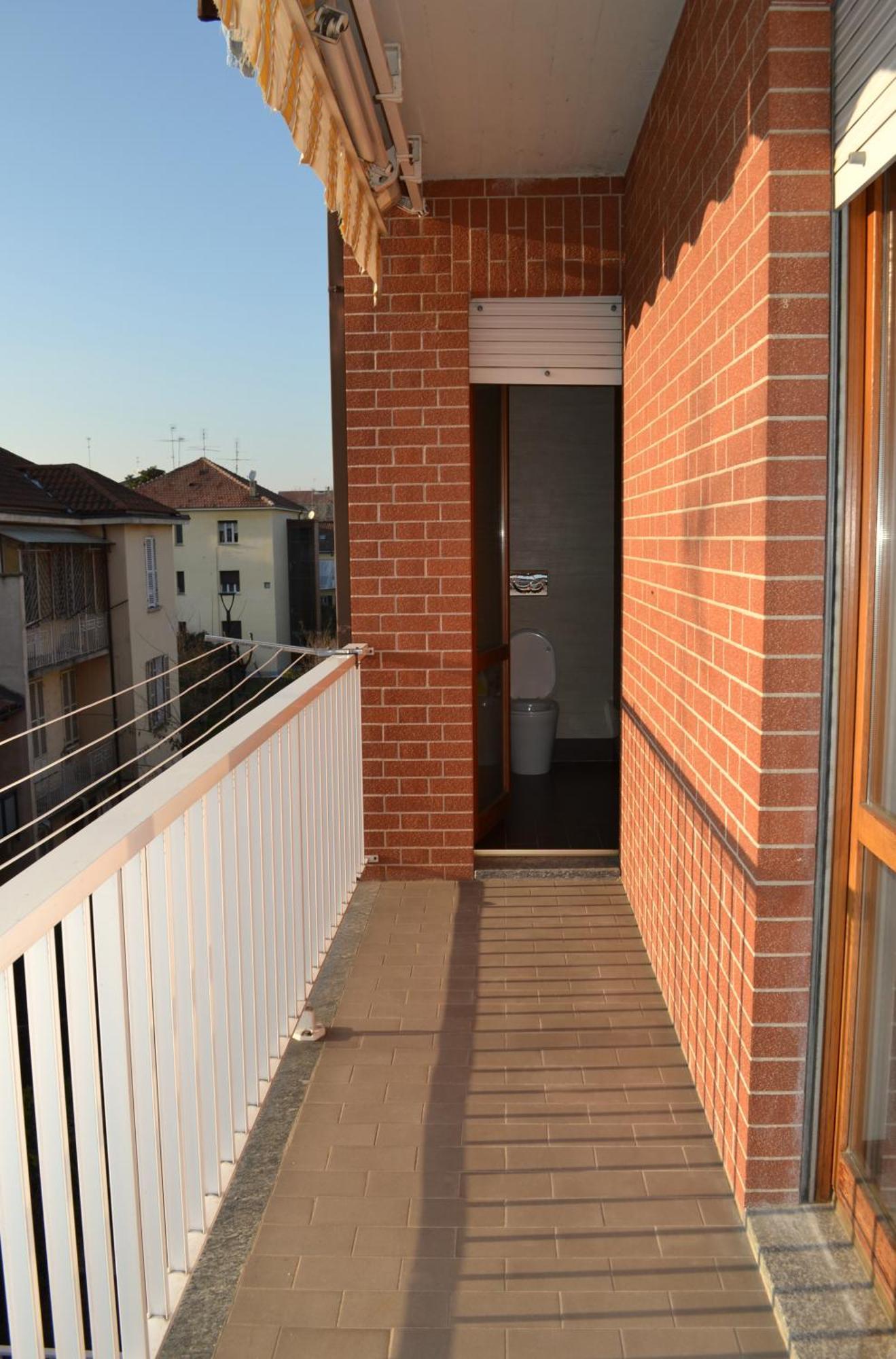 La Dolce Vita - Appartamento Con Parcheggio Privato Vicino Al Centro E All'Ospedale Asti Exterior photo
