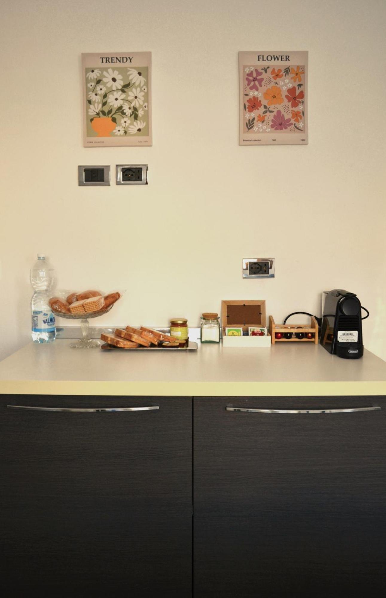 La Dolce Vita - Appartamento Con Parcheggio Privato Vicino Al Centro E All'Ospedale Asti Exterior photo